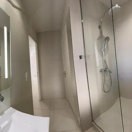 Renovated Centre Banane Balcon Cannes