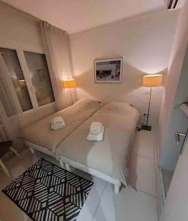 Renovated Centre Banane Balcon شقة