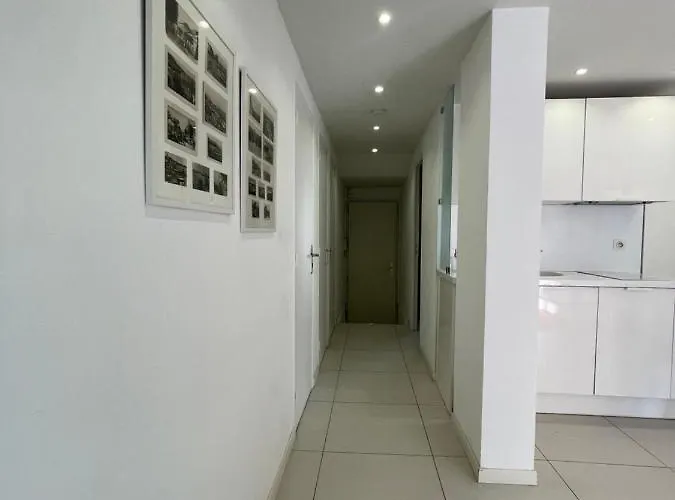 아파트 Renovated Centre Banane Balcon *