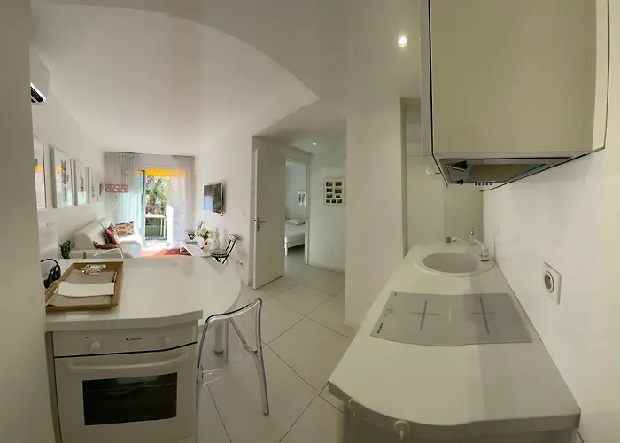 Renovated Centre Banane Balcon 아파트