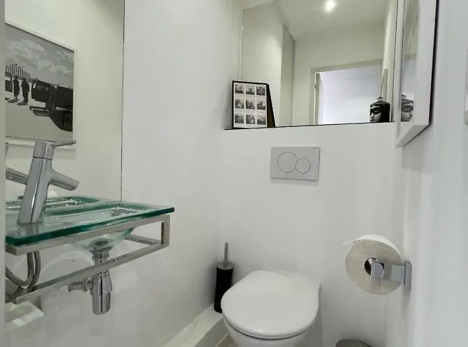 아파트 Renovated Centre Banane Balcon *