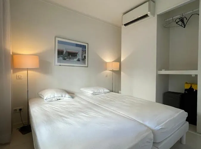 Renovated Centre Banane Balcon